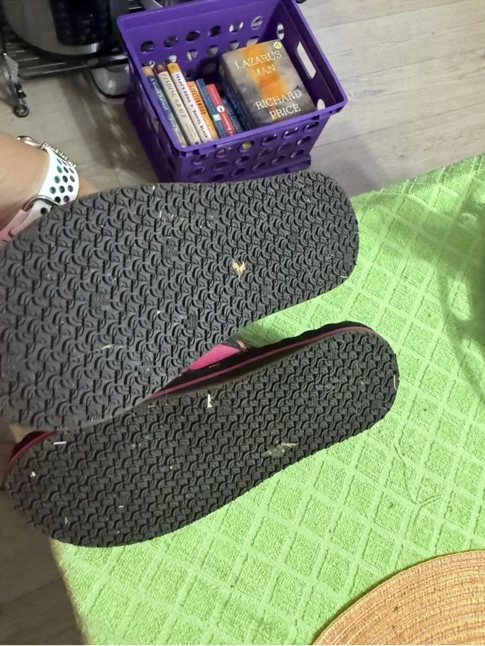 The North Face Women’s Pink Base Camp Flip Flop! Size 6